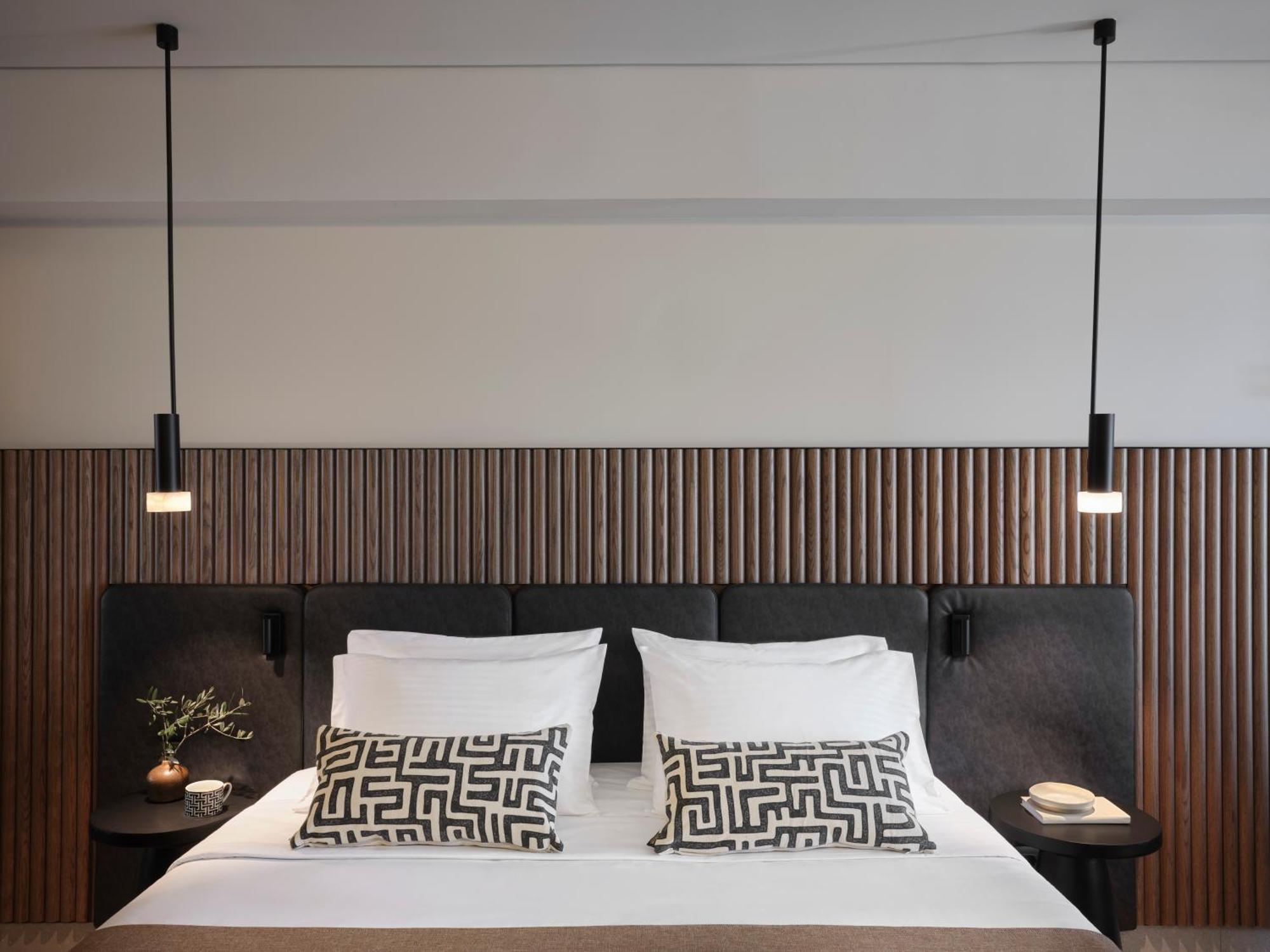 Rocca A Mare - Handwritten Collection 5*