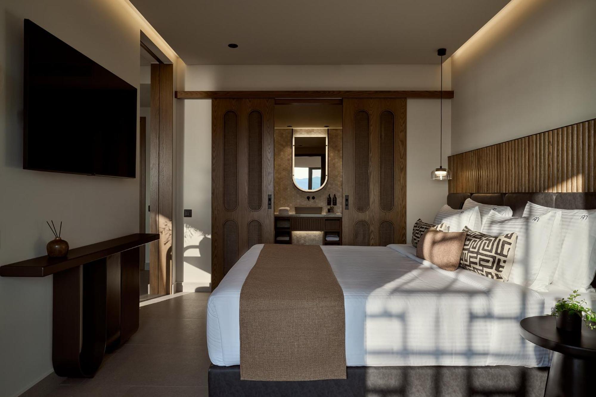 Rocca A Mare - Handwritten Collection 5* Iraklio